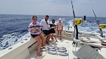 Många, många skipjack-tonfiskar!!! White Marlin Gran Canaria